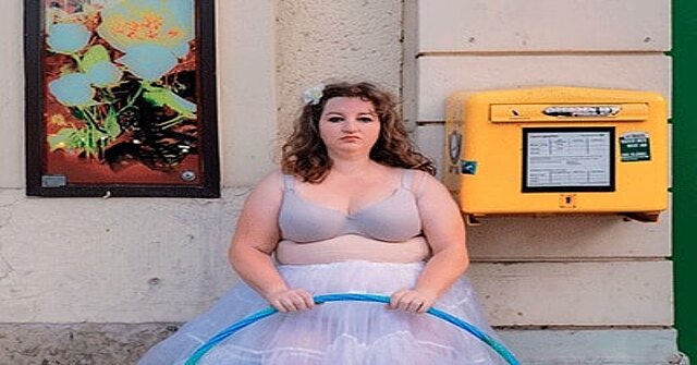 ANNA MATEUR - Humor Zone